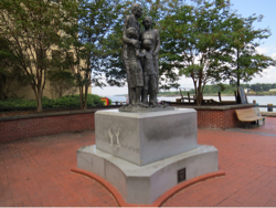 Monument voor het slavernijverleden